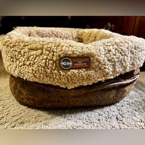 Heated Snuggle Cup Pet Bed–18"x14"x8"–For Small Dogs & Cats | Perfect Condition